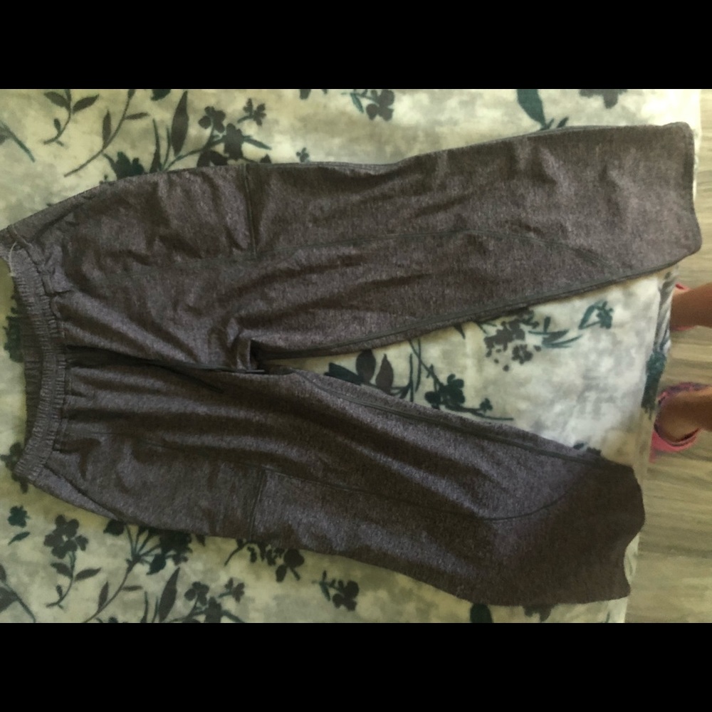 Lululemon size 4-6 like new never used